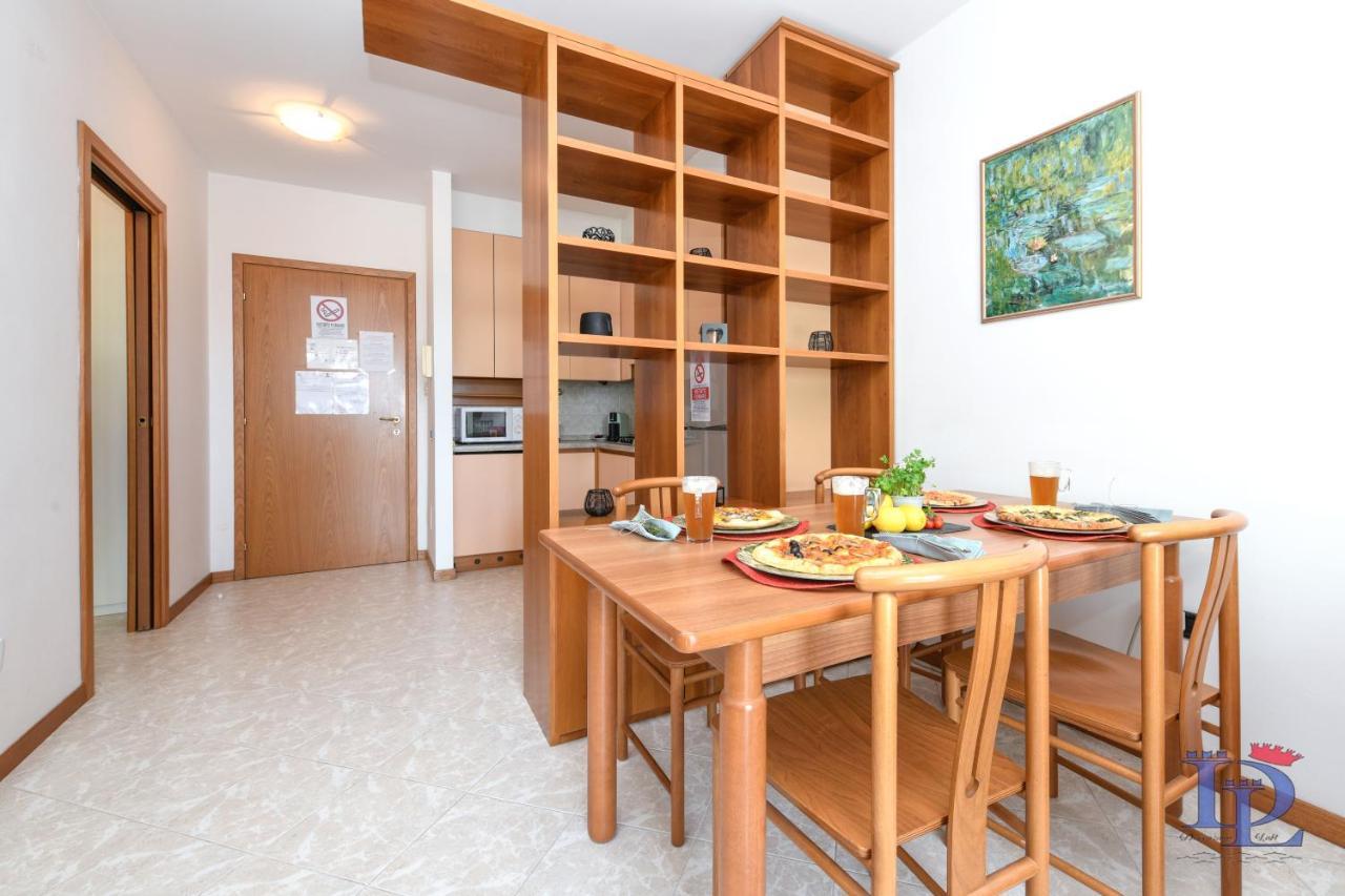 Desenzanoloft Official Partner Marriott Homes & Villas - A Casa Di Attila Desenzano del Garda Exteriör bild